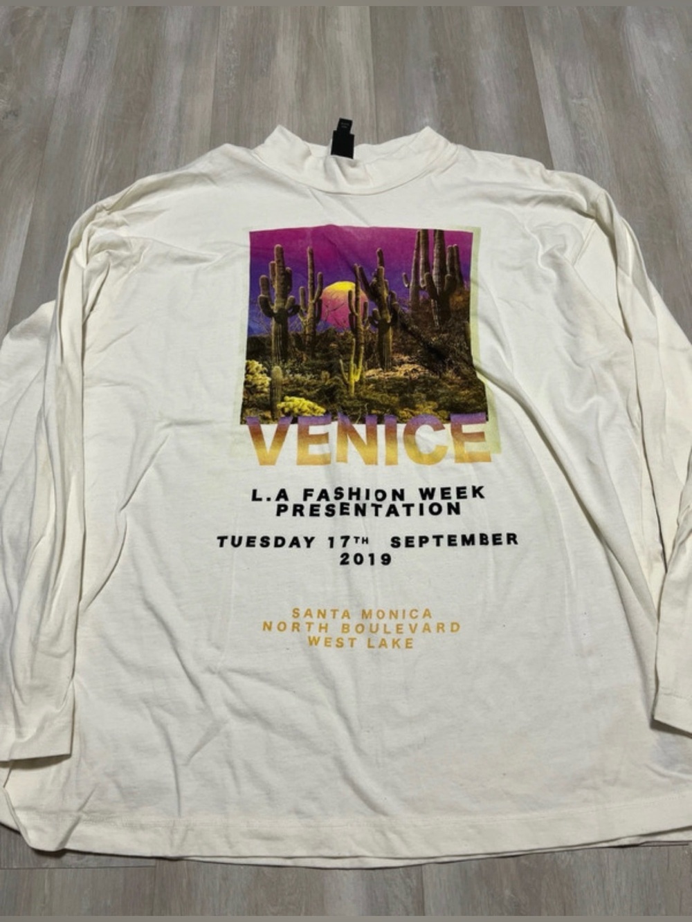 womens long sleeve graphic t-shirt